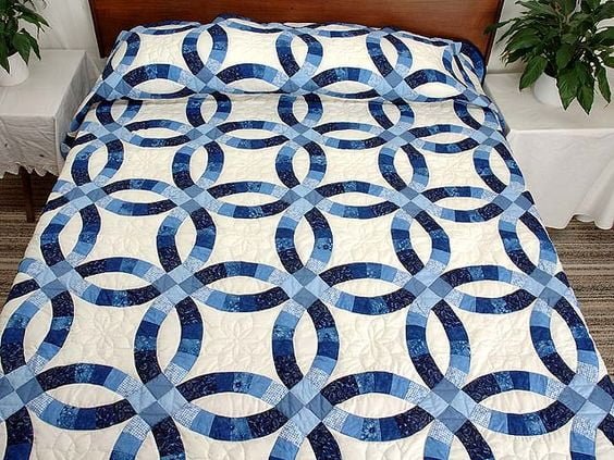 Double Wedding Ring Quilt