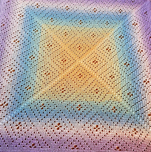 aidan-s-radiating-diamonds-blanket-free-crochet-pattern