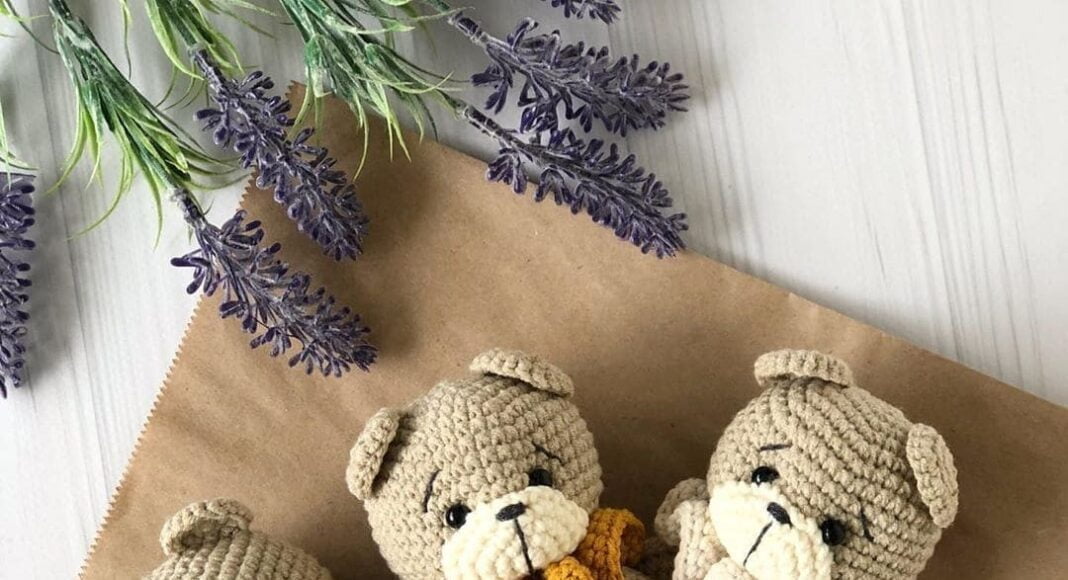 Tutorial on crochet rattle for baby bear