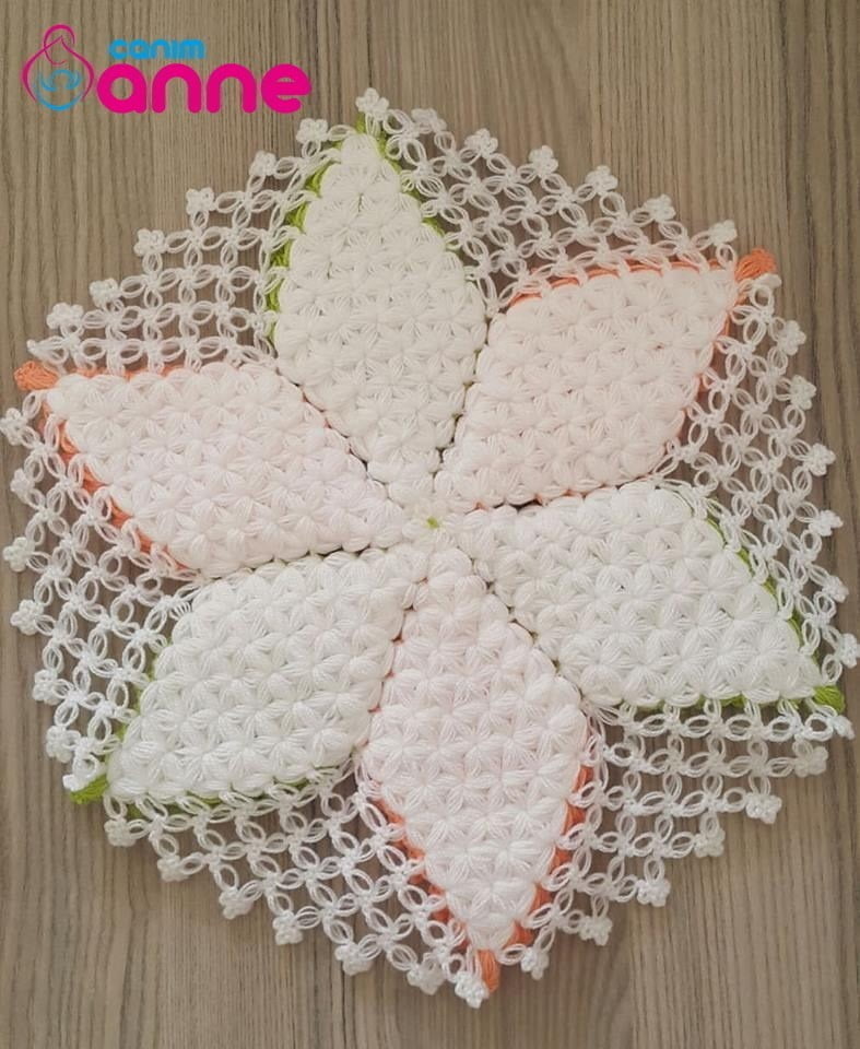 Tutorial on Crochet Flower Doily