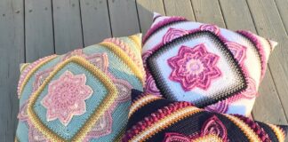 Pillow cover in crochet in flower